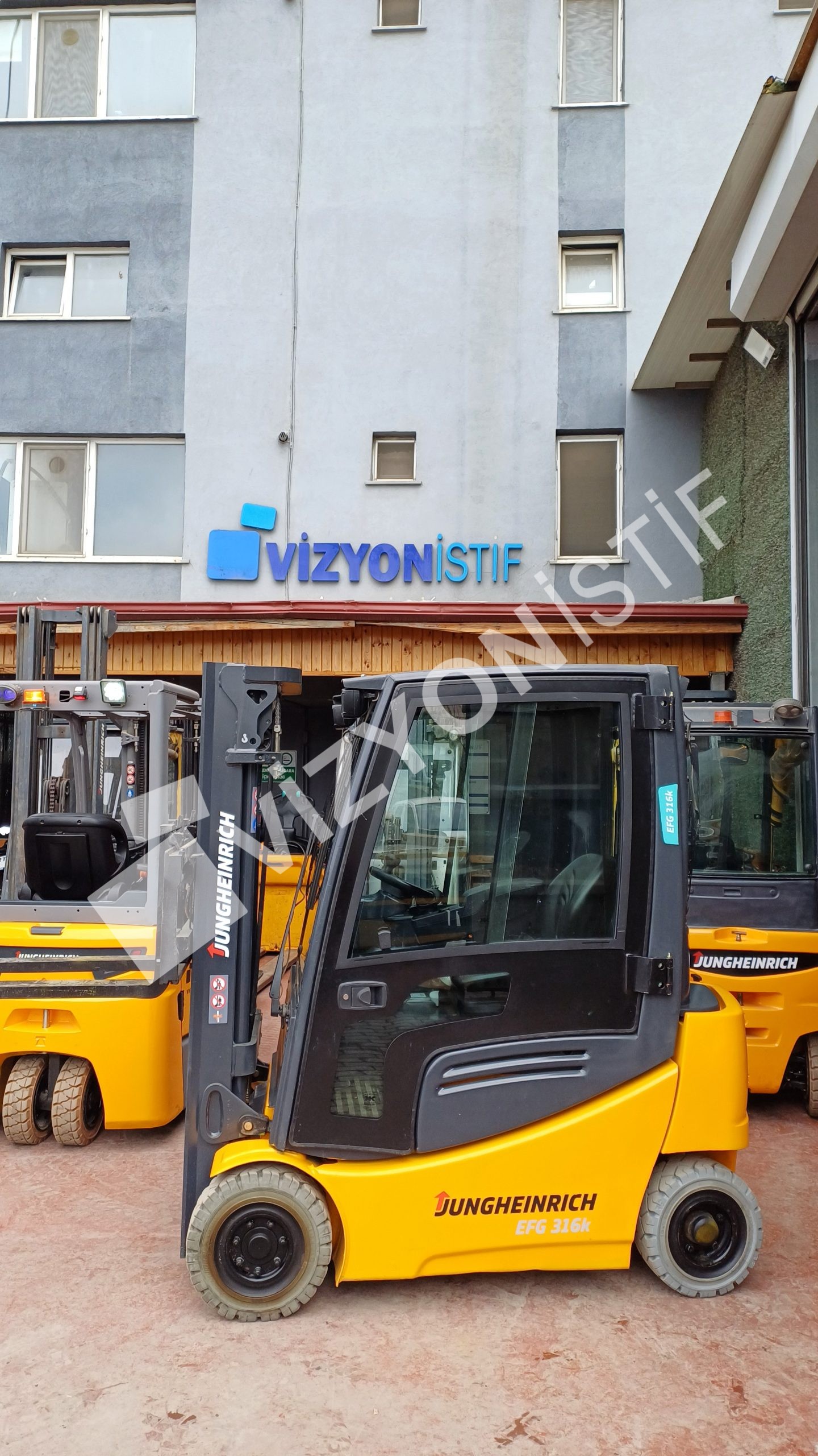 VİZYON İSTİFDEN SATILIK 2.EL JUNG. EFG 316 AKÜLÜ FORKLİFT 2015
