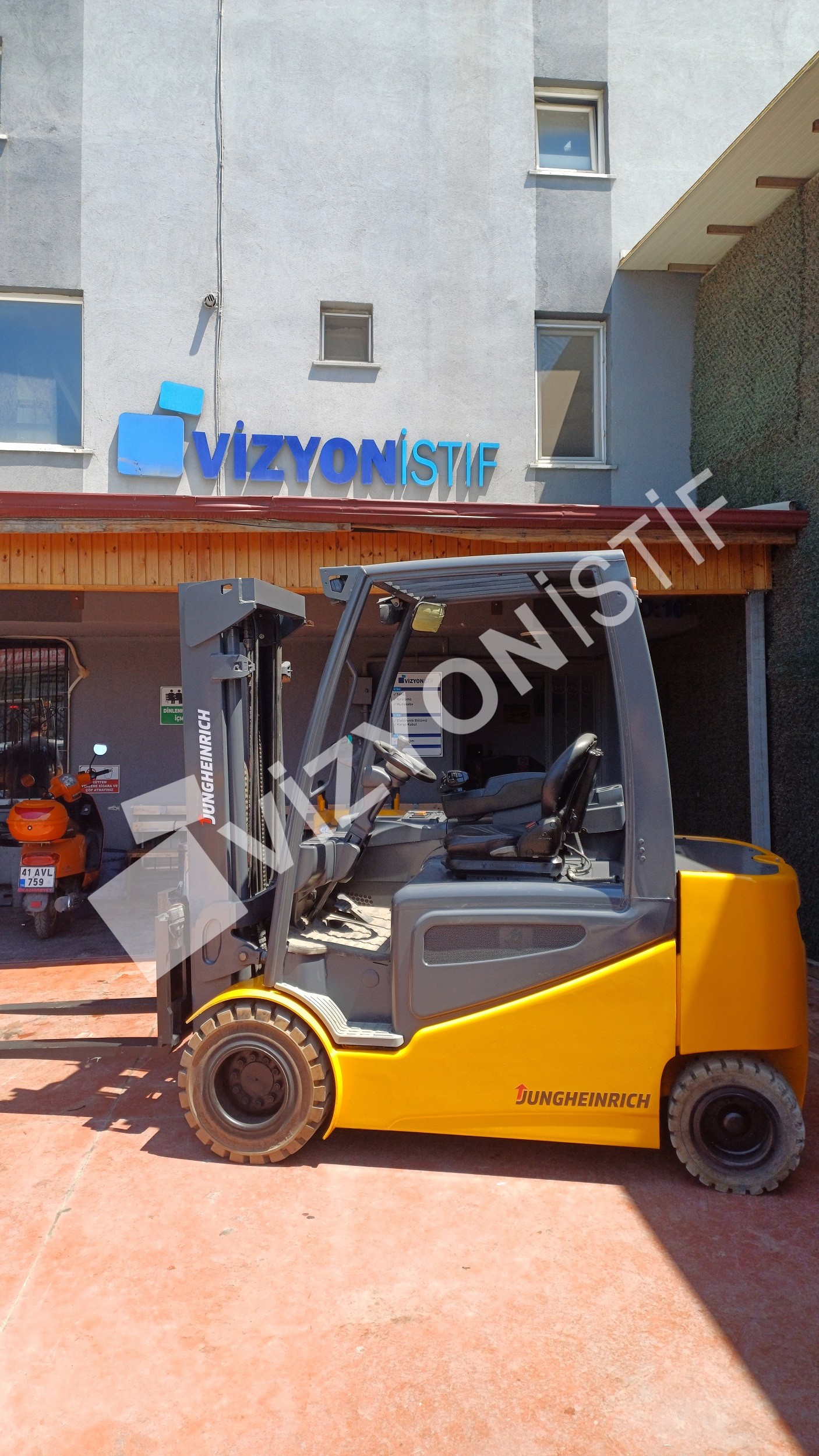 VİZYON İSTİFDEN SATILIK 2.EL JUNG. EFG S30 AKÜLÜ FORKLİFT 2012