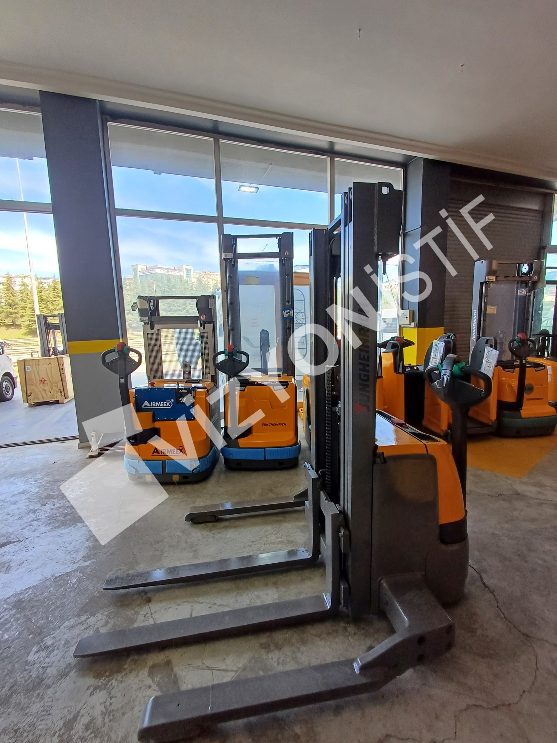 EJC B12 Jungheinrich Geniş Denge Ayaklı İstifleyici 1.2 Ton 2.El