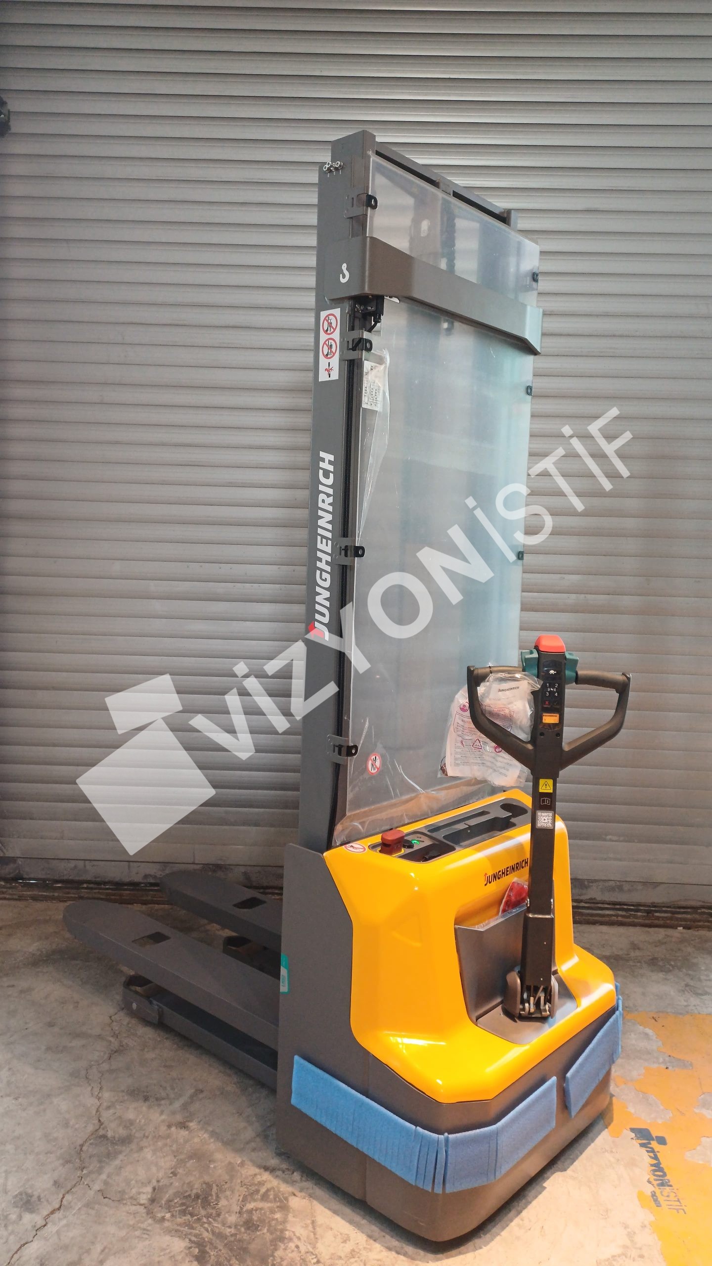 AMC 12 JUNGHEINRICH İSTİF MAKİNESİ 1.2 SATILIK