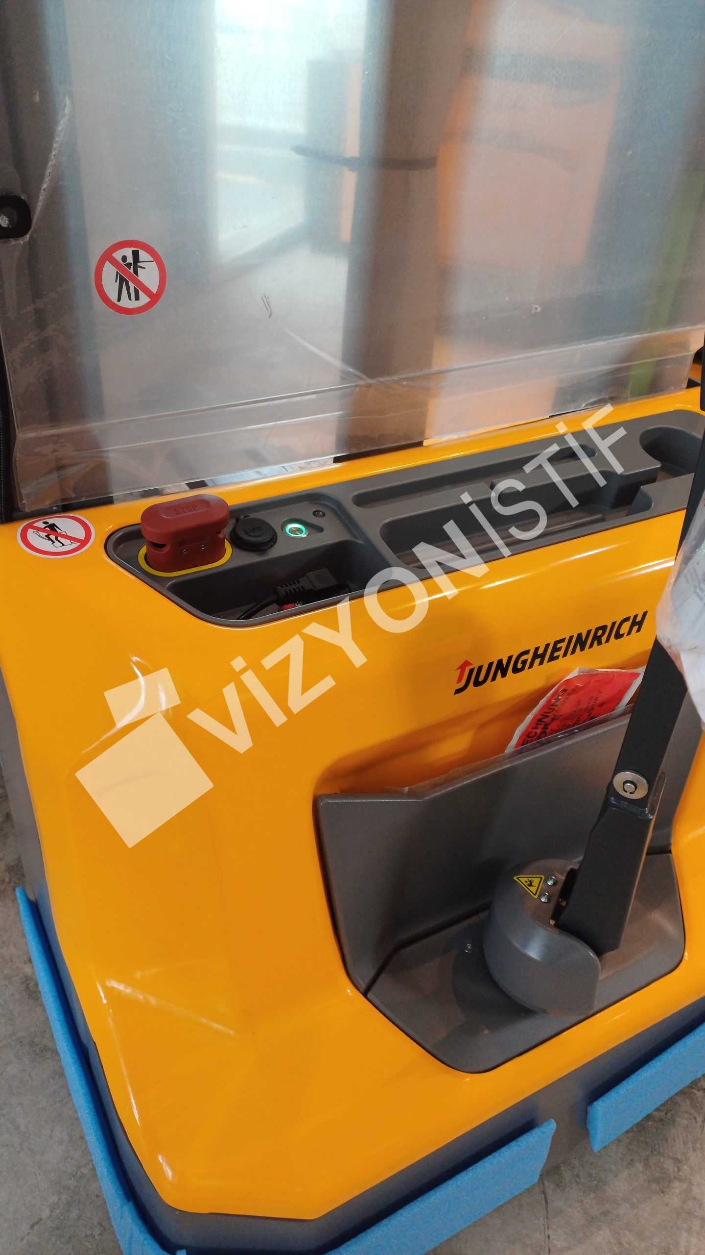 AMC 12 JUNGHEINRICH İSTİF MAKİNESİ 1.2 SATILIK
