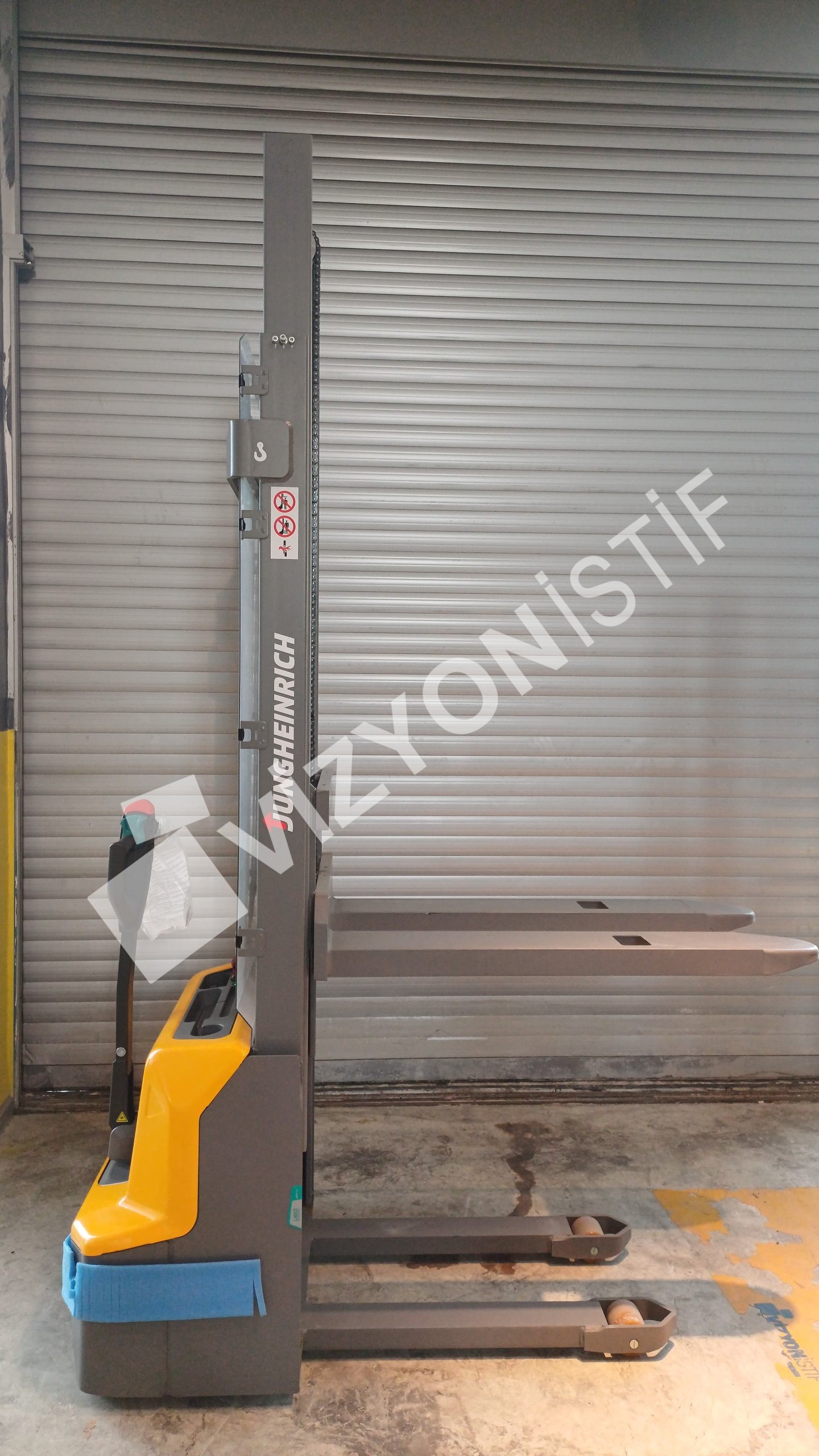 AMC 12 JUNGHEINRICH İSTİF MAKİNESİ 1.2 SATILIK