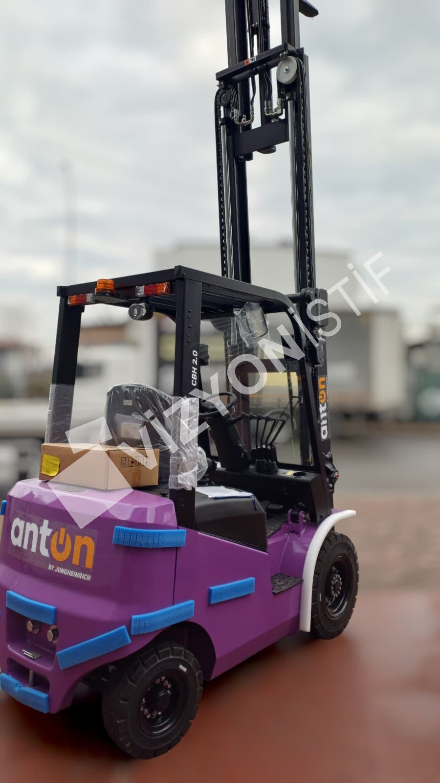 ANTON by JUNGHEINRICH 2 TON VERSİYON 2 AKÜLÜ FORKLİFT STOKDAN